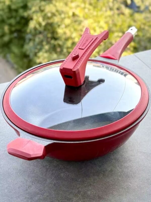 Non-Stick Wok with Steamer Insert