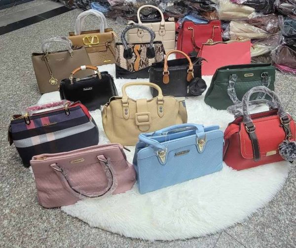 Unique High-Quality Mixed Handbags – Large Size Collection - Image 4