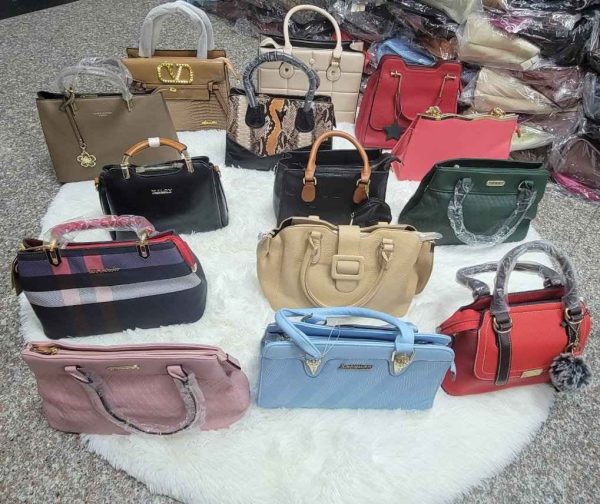 Unique High-Quality Mixed Handbags – Large Size Collection - Image 2
