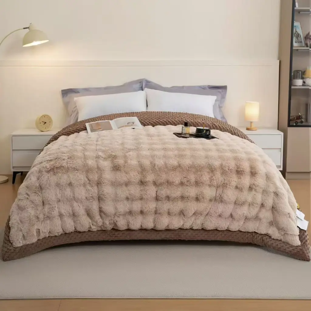 Fleece Blanket — Double-Sided Rabbit Fur King Size - Image 2