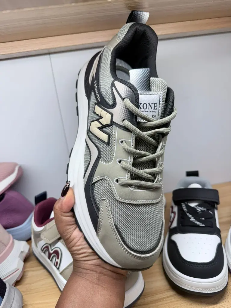 New Spring Style Breathable Mesh Designer Men's Sneakers Size 39-44