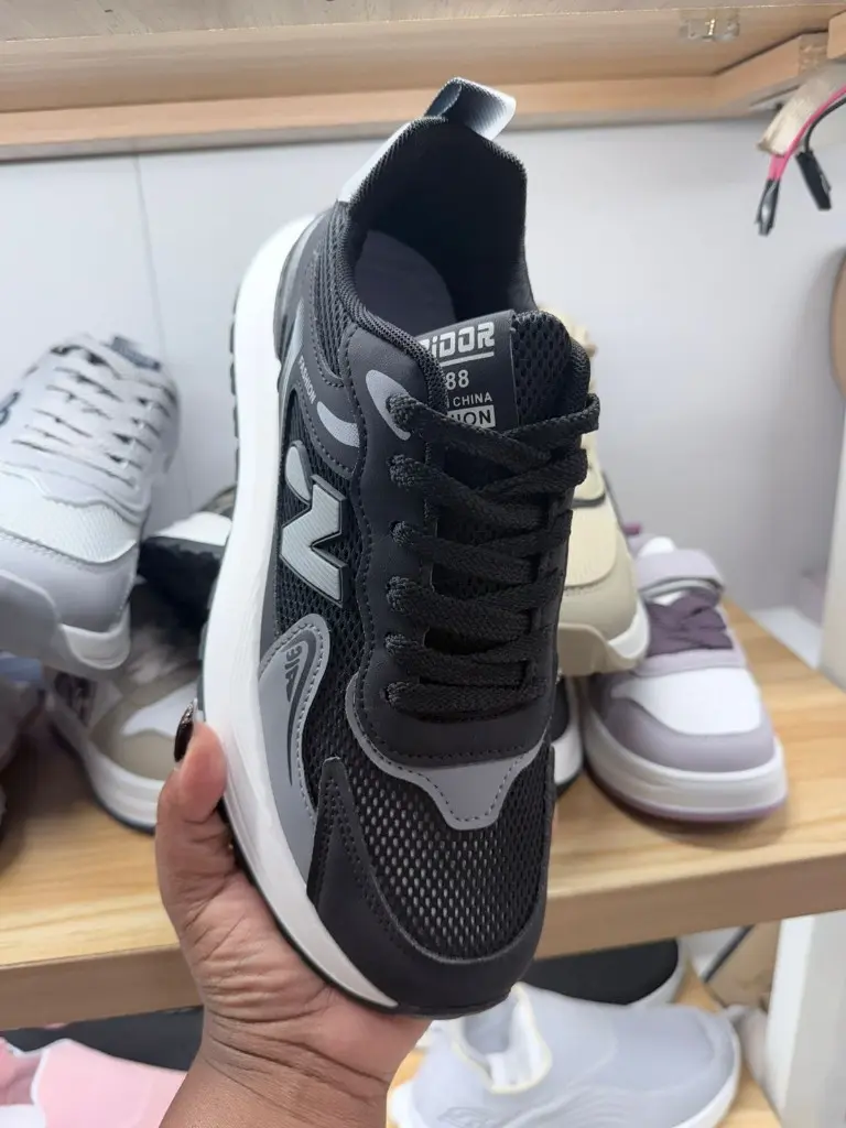New Spring Style Breathable Mesh Designer Men's Sneakers Size 39-44