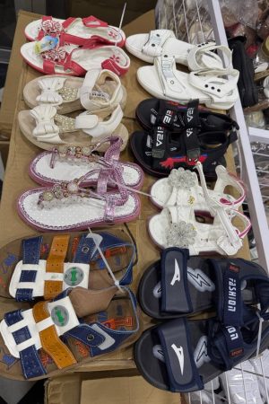 Kids Mixed Fashion Sandals — Ages 3–10 Assorted Pack